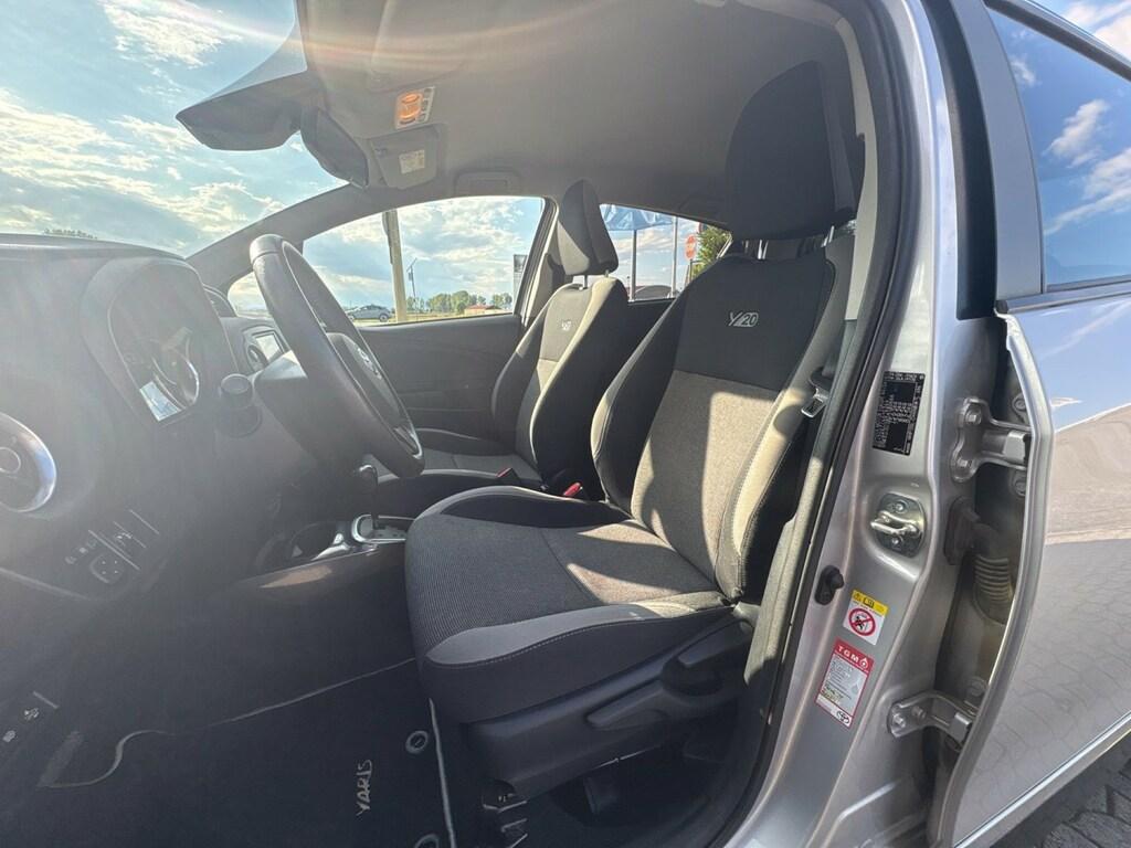 Toyota Yaris 5p 1.5 hybrid Lounge Blue