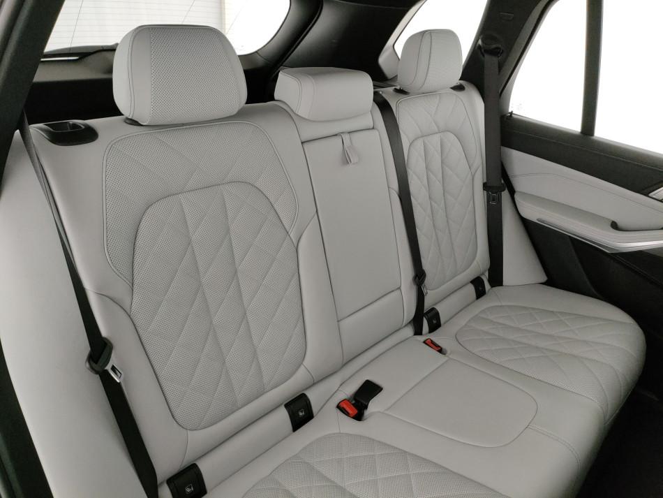 BMW X5 xdrive30d mhev 48V xLine auto