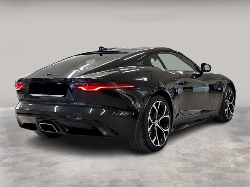 Jaguar F-Type Coupe 2.0 P300 R-Dynamic Black rwd auto