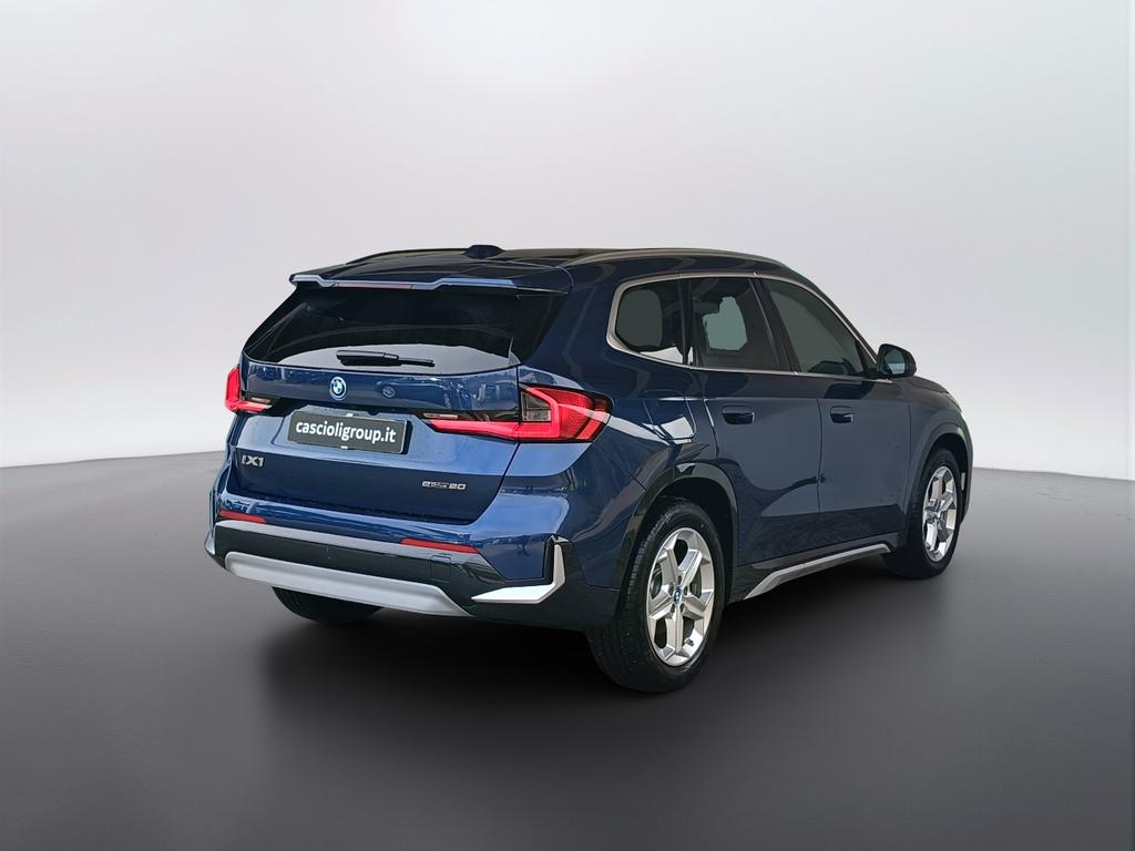 BMW iX1 edrive 20 X-Line