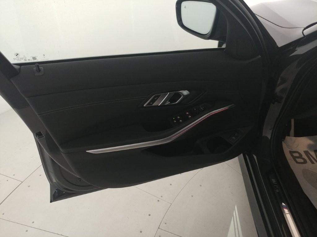 BMW Serie 3 330d Touring mhev 48V Msport xdrive auto