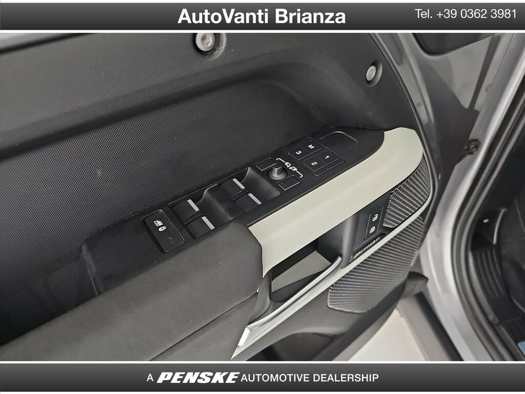 Land Rover Defender 110 3.0d i6 mhev X-Dynamic SE awd 200cv auto