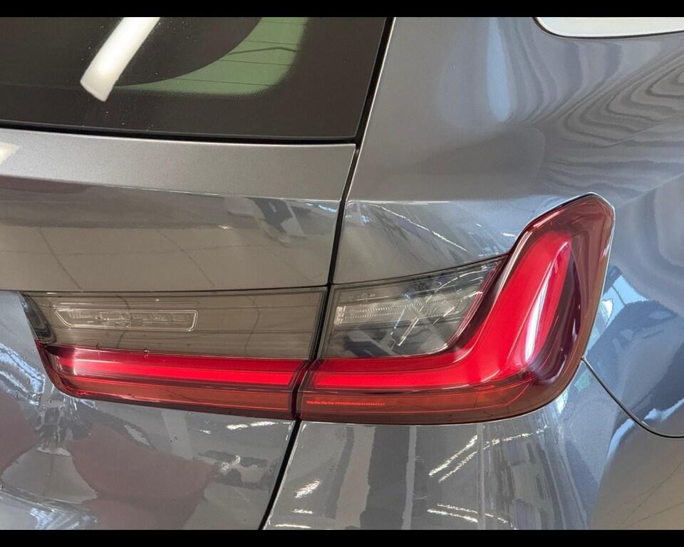 BMW Serie 3 320d Touring mhev 48V xdrive Luxury auto