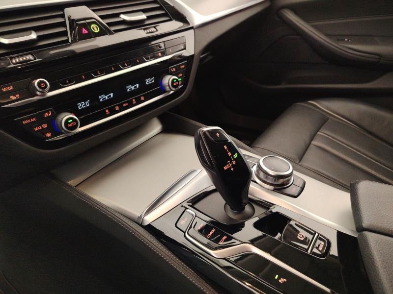 BMW Serie 5 520d Touring mhev 48V xdrive Luxury auto