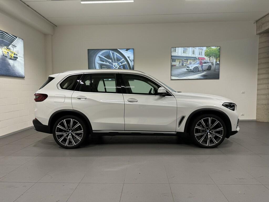 BMW X5 xdrive30d mhev 48V xLine auto