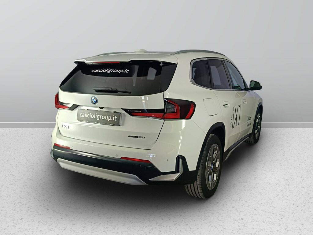BMW iX1 edrive 20 X-Line