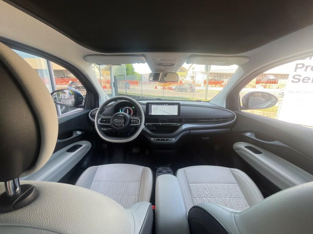 Fiat 500 e Cabrio La Prima