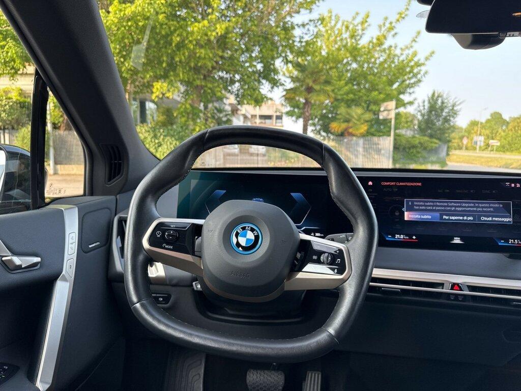 BMW iX xdrive50 pacchetto sportivo