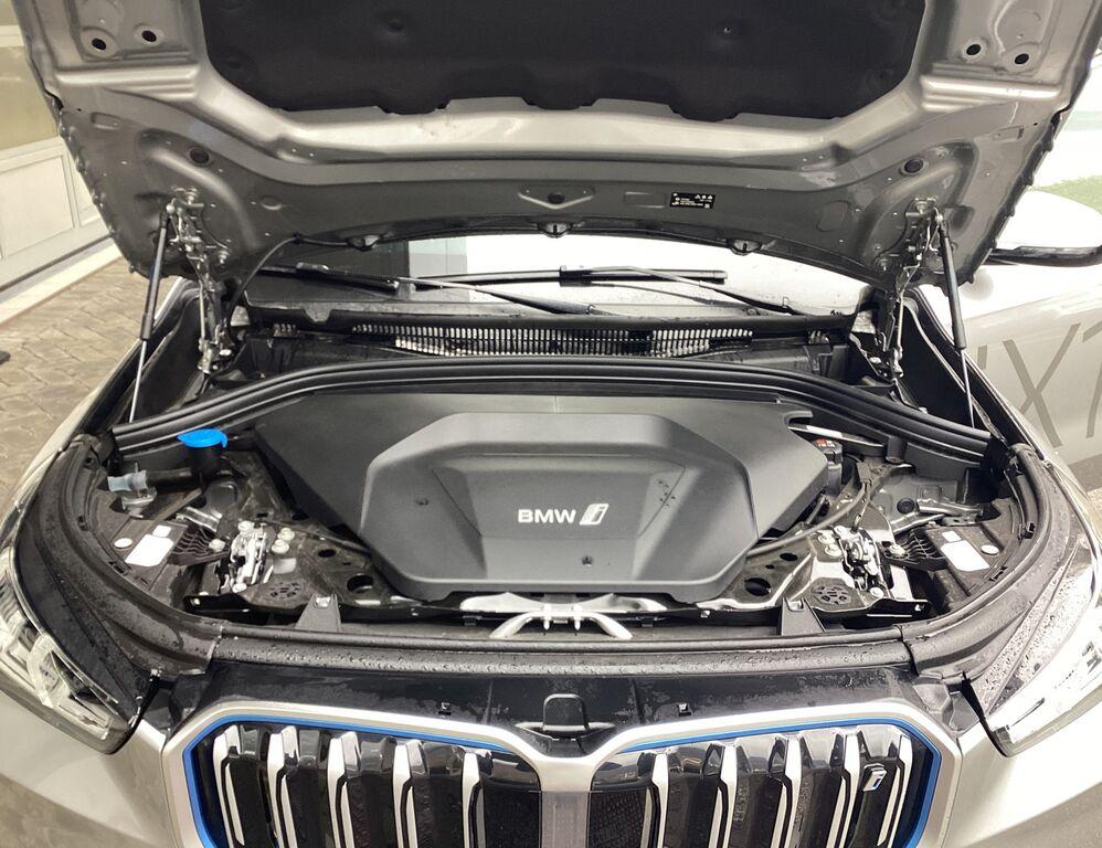 BMW iX1 30 xdrive X-Line