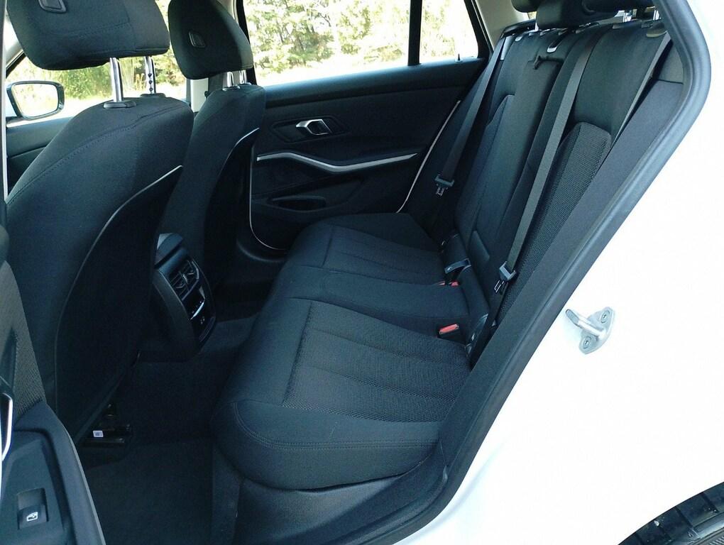 BMW Serie 3 318d Touring mhev 48V auto