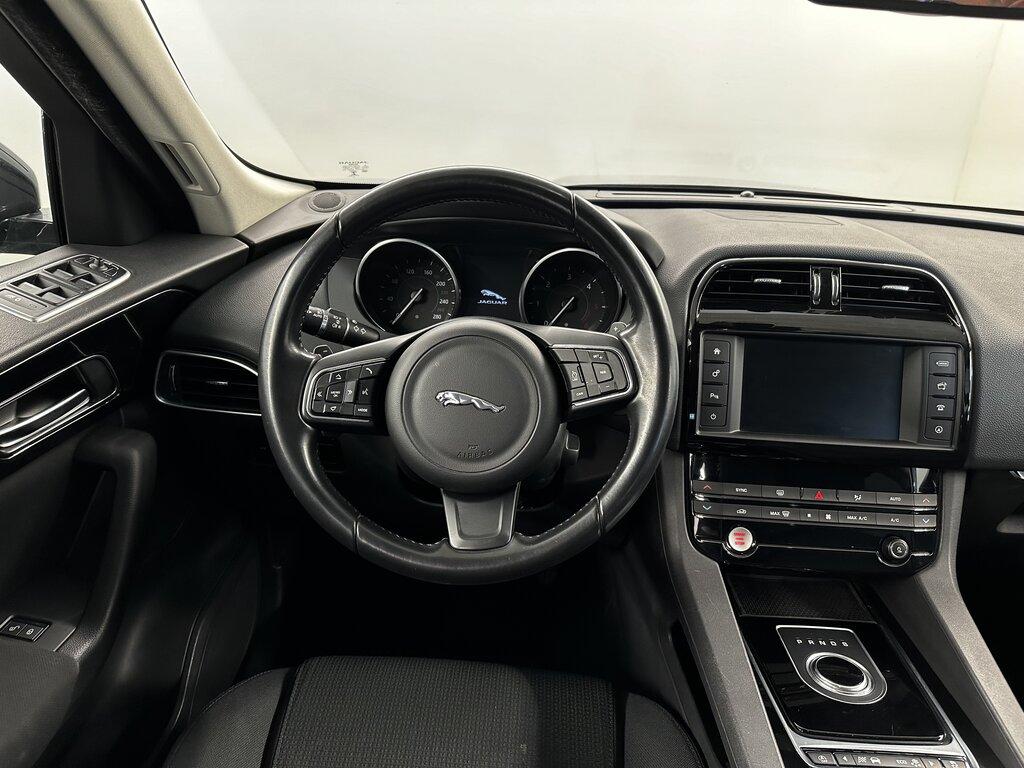 Jaguar F-Pace 2.0d i4 Pure awd 180cv auto my18