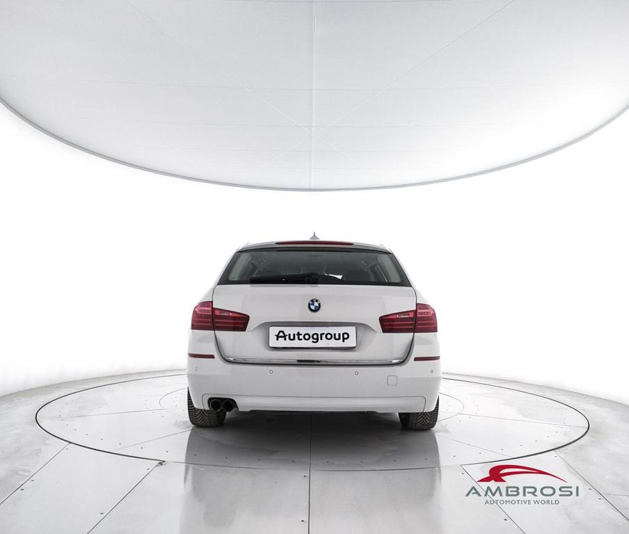 BMW Serie 5 520d Touring xdrive Luxury 190cv auto