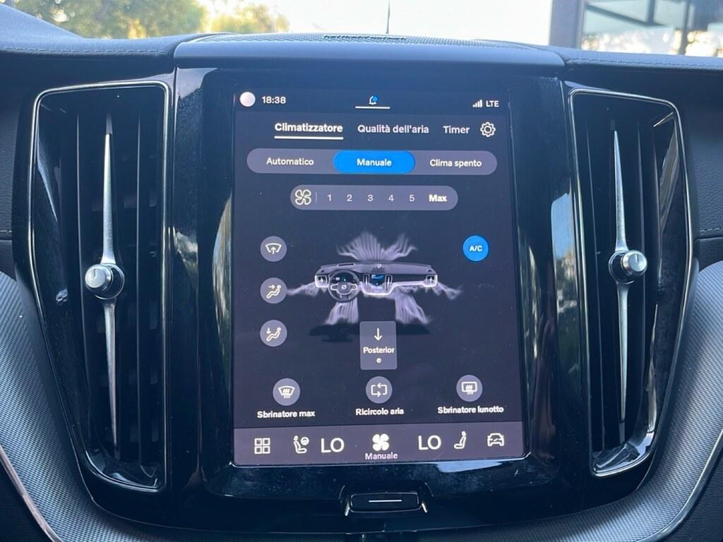 Volvo XC60 2.0 b5 Ultimate Dark awd auto