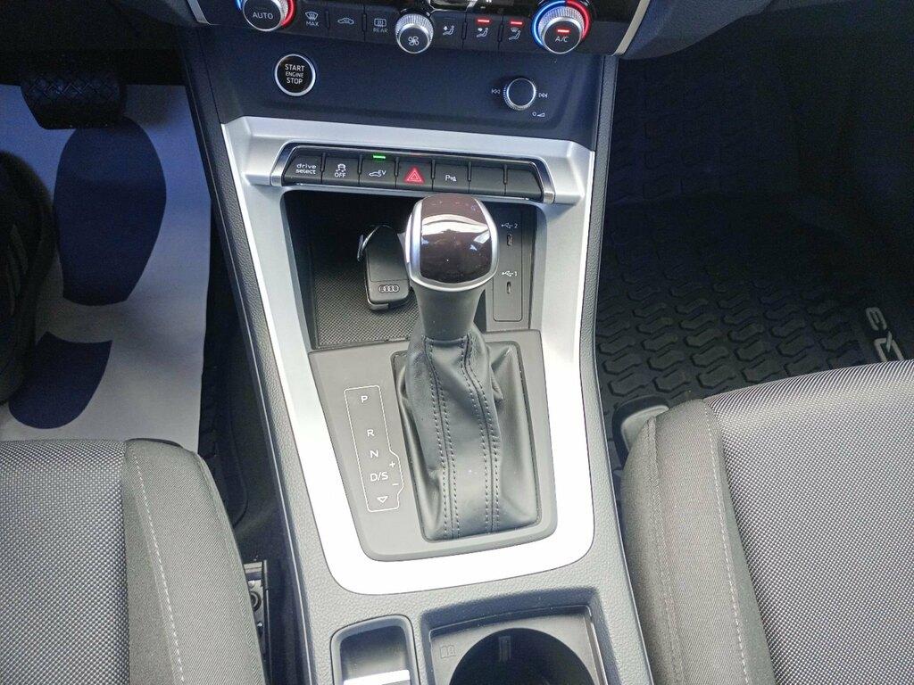 Audi Q3 45 1.4 tfsi e Business s-tronic