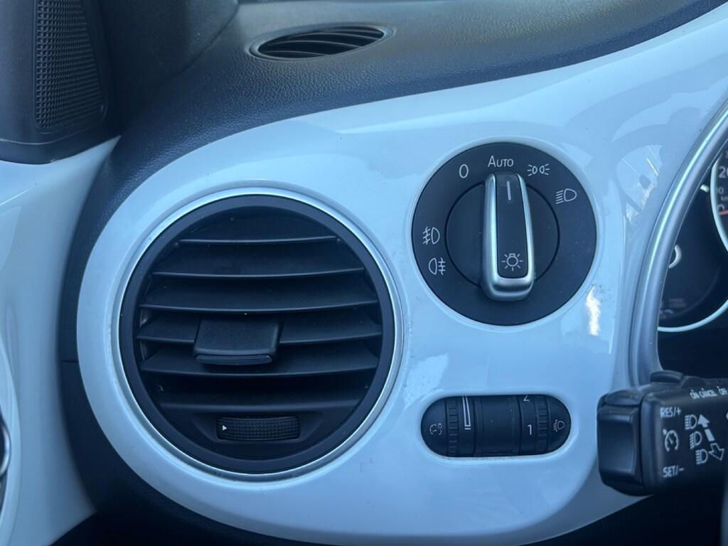 Volkswagen Maggiolino Cabrio 2.0 tdi Design 110cv