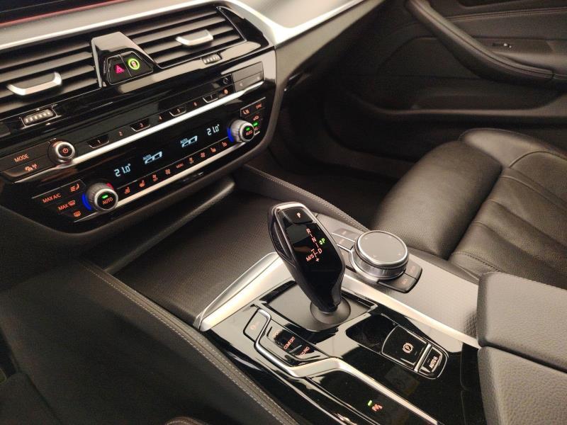BMW Serie 5 530d Touring mhev 48V xdrive Business auto