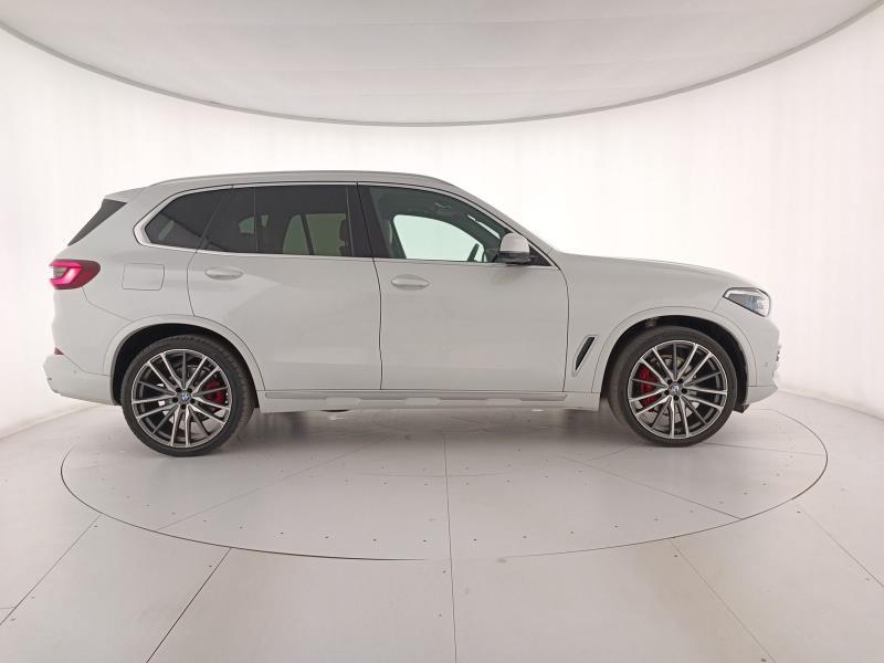 BMW X5 xdrive30d mhev 48V xLine auto