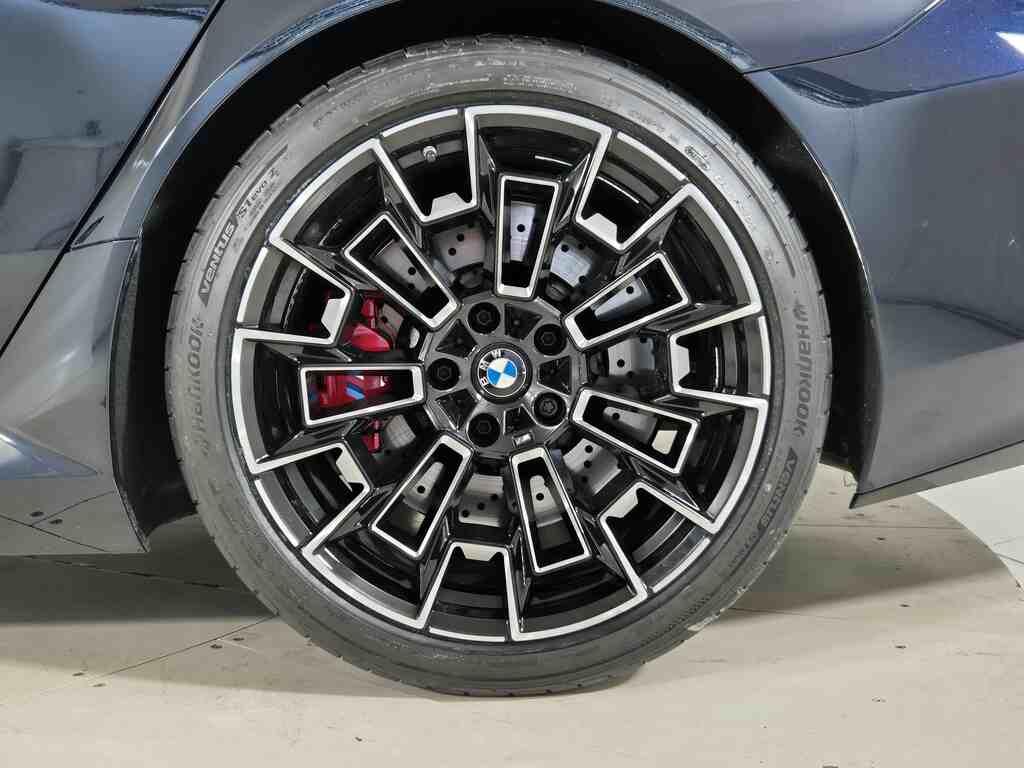 BMW M5 4.4 727cv auto