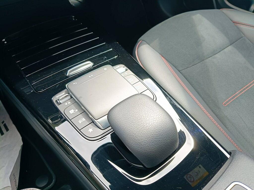 Mercedes CLA Shooting Brake 200 d Premium auto