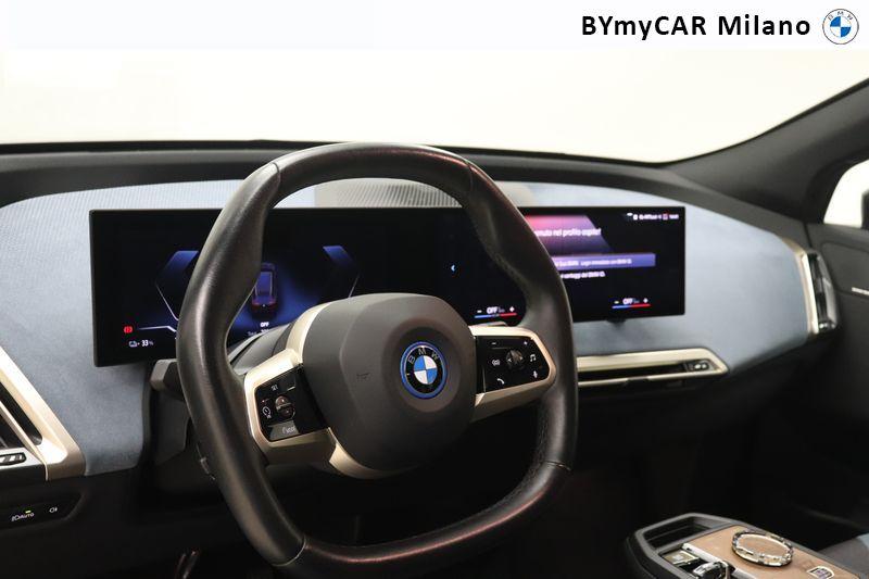BMW iX xdrive40 pacchetto sportivo
