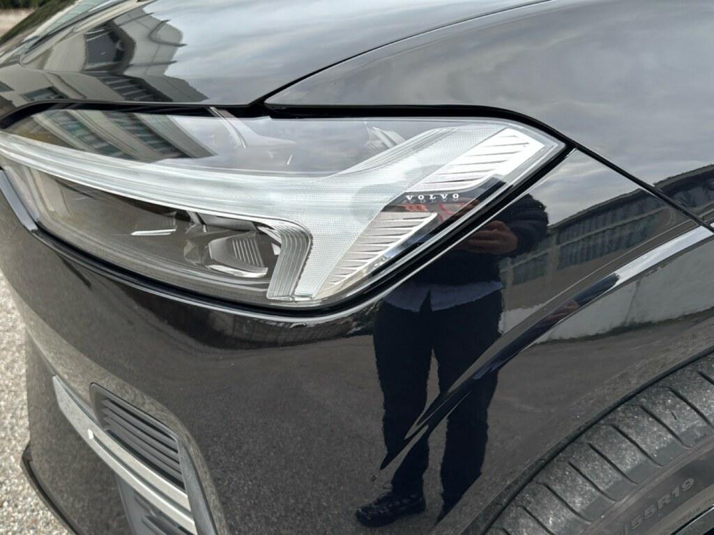 Volvo XC60 2.0 B4 Momentum Pro awd auto