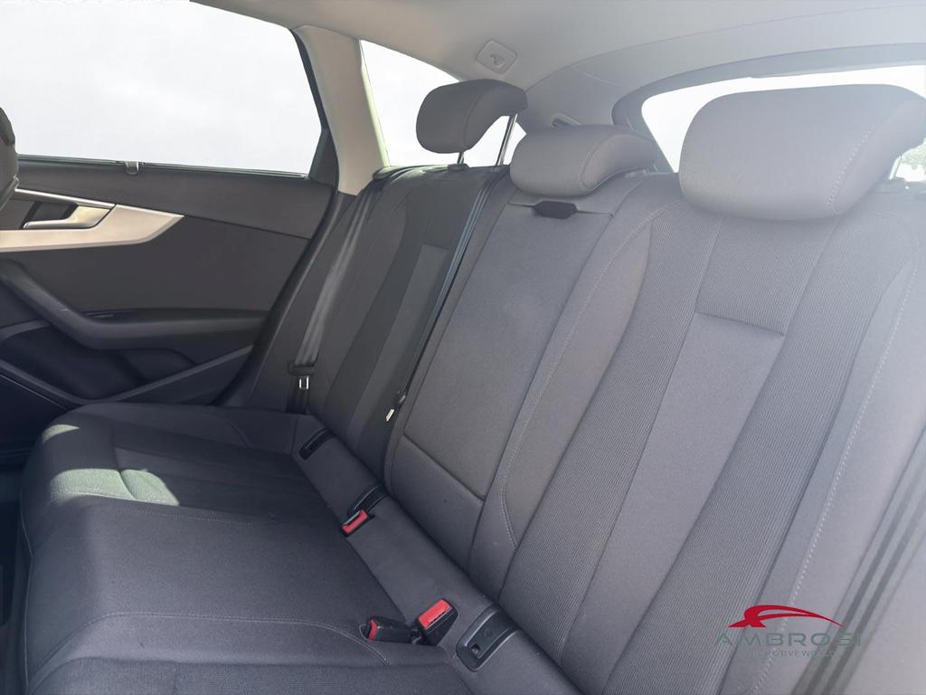 Audi A4 Avant 30 2.0 tdi mhev 136cv s-tronic