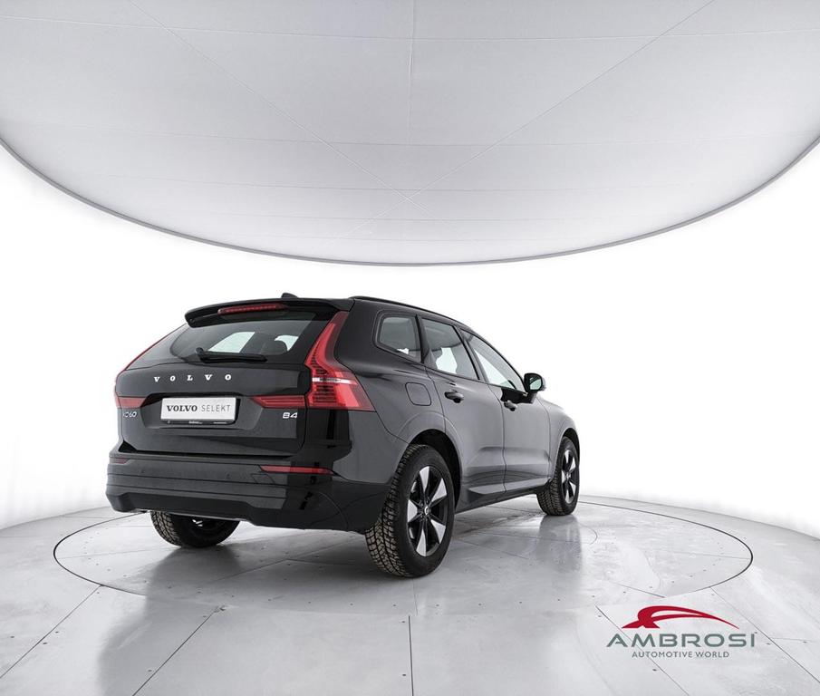 Volvo XC60 2.0 B4 Momentum auto