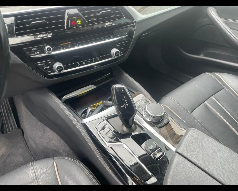 BMW Serie 5 520d Touring mhev 48V Luxury auto