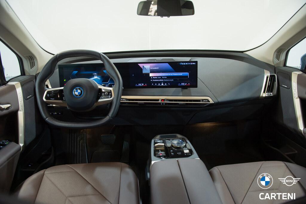 BMW iX xdrive50 pacchetto sportivo