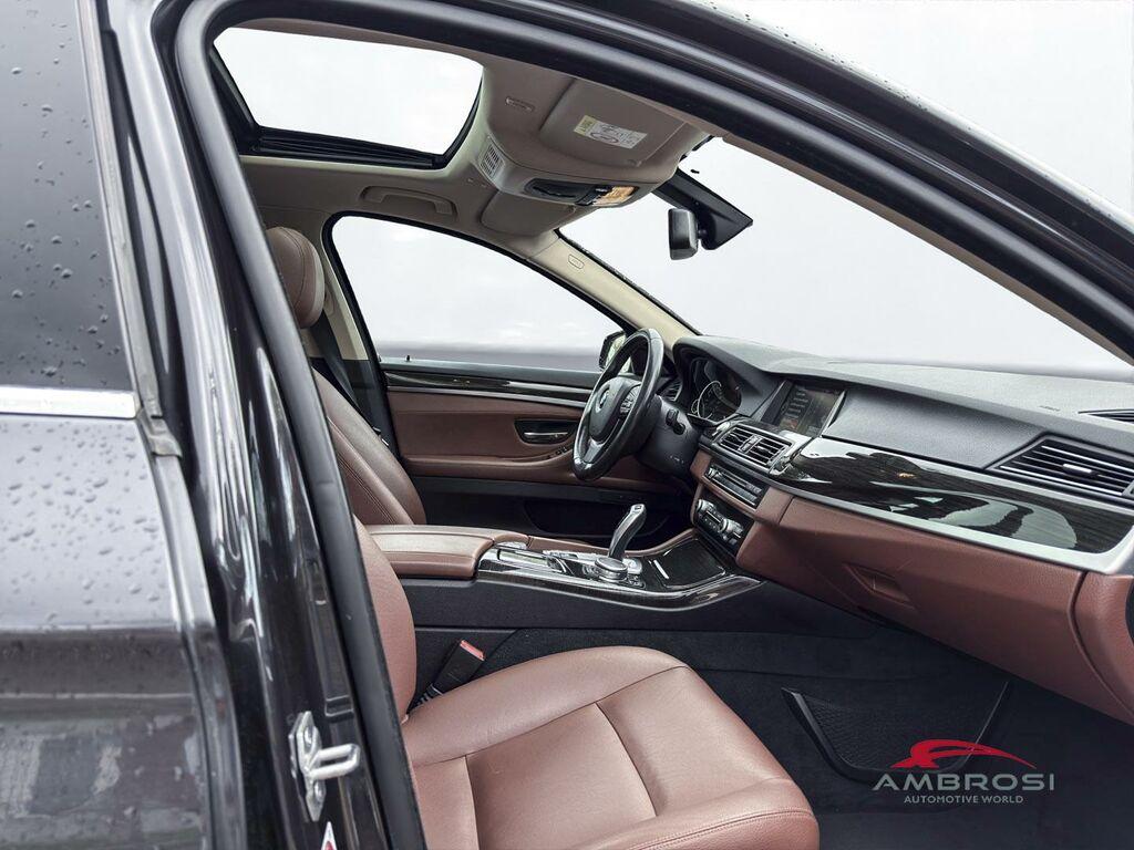 BMW Serie 5 520d Touring xdrive Luxury 190cv auto