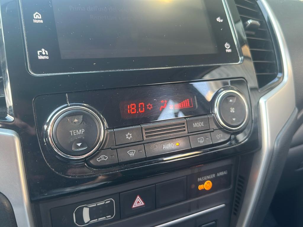 Mitsubishi L200 d.cab 2.3d Invite Connect 4wd 150cv