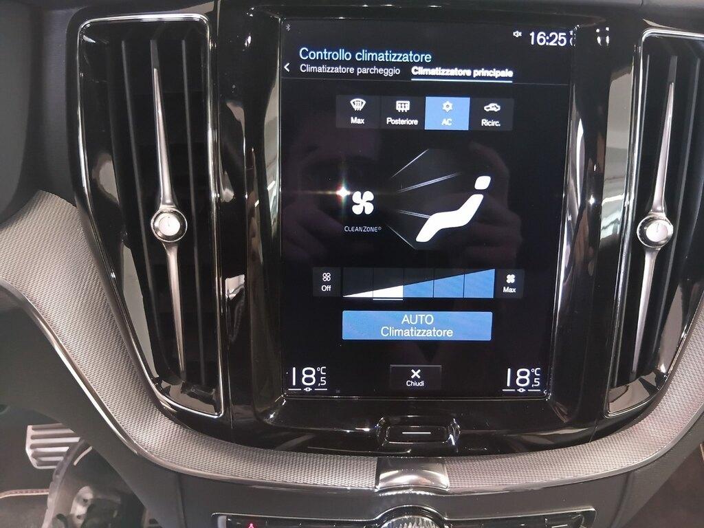 Volvo XC60 2.0 T6 plug-in Hybrid R-design awd auto