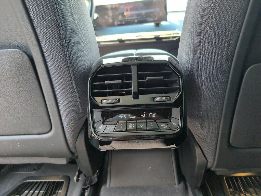 BMW iX xdrive40 pacchetto sportivo