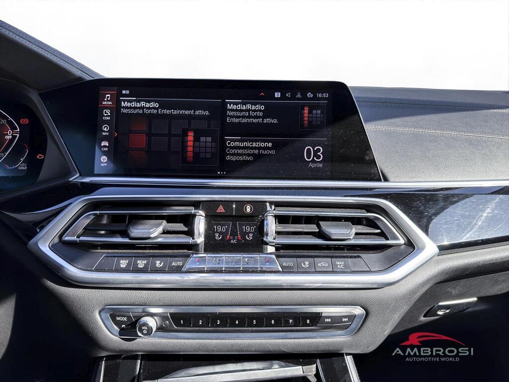 BMW X5 xdrive30d mhev 48V xLine auto