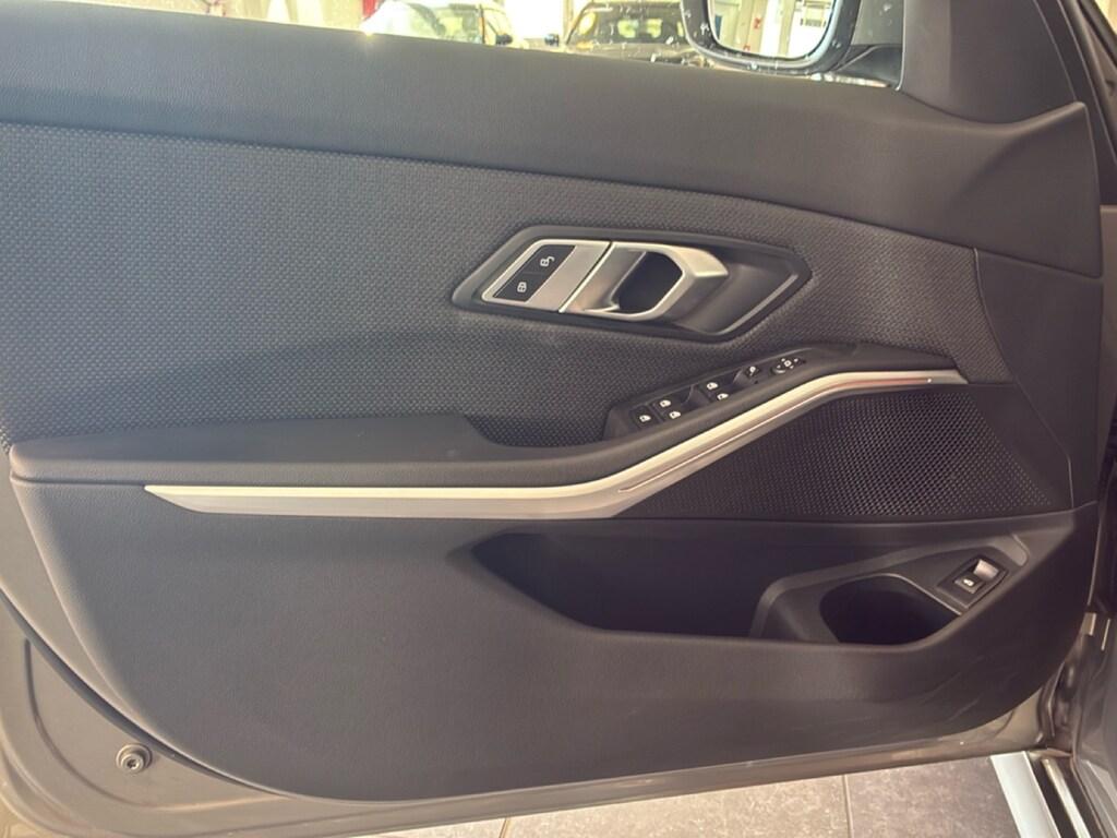 BMW Serie 3 320d Touring mhev 48V xdrive Business Advantage auto