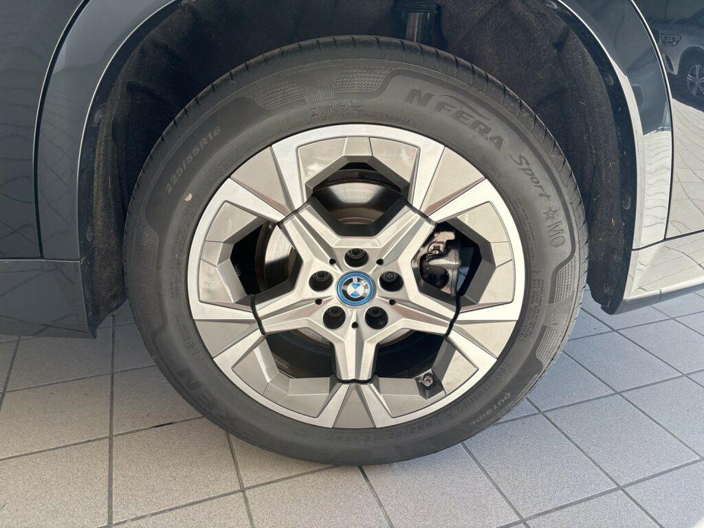 BMW iX1 edrive 20 X-Line