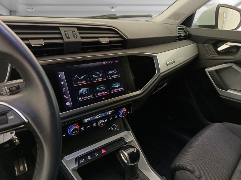 Audi Q3 35 1.5 tfsi mhev Business s-tronic