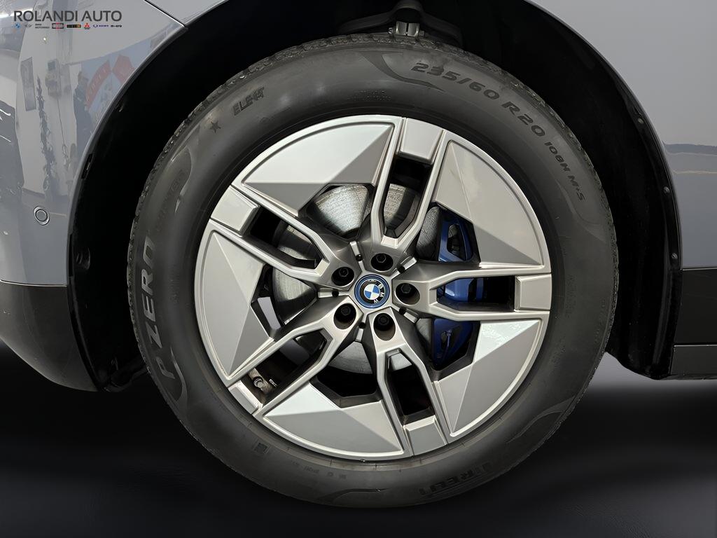 BMW iX xdrive50 pacchetto sportivo