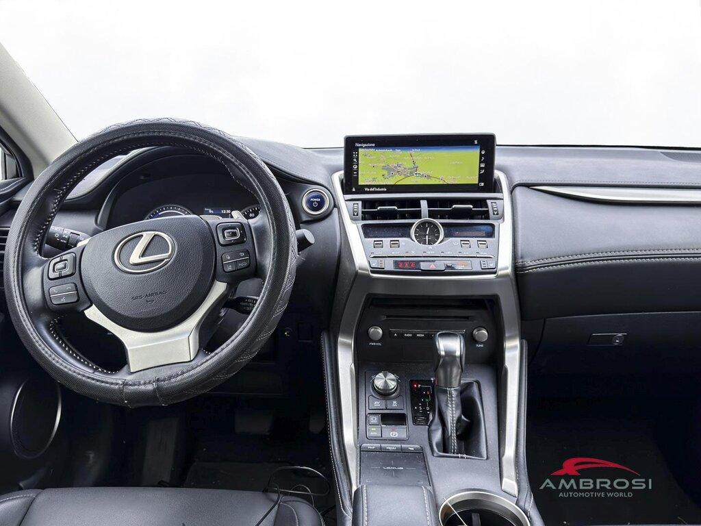 Lexus NX 300 h 2.5 Executive 4wd cvt