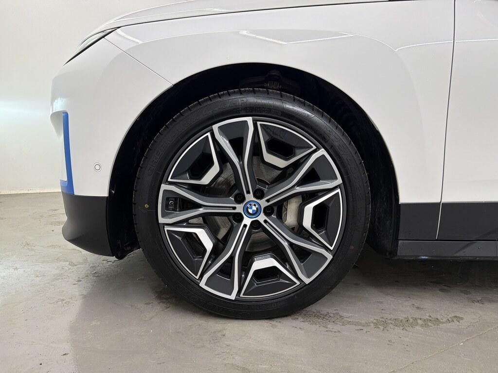 BMW iX xdrive40