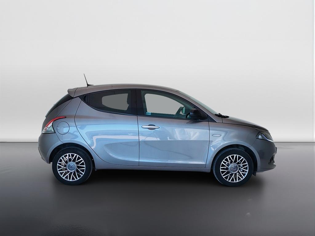 Lancia Ypsilon 1.0 hybrid Gold s&s 70cv