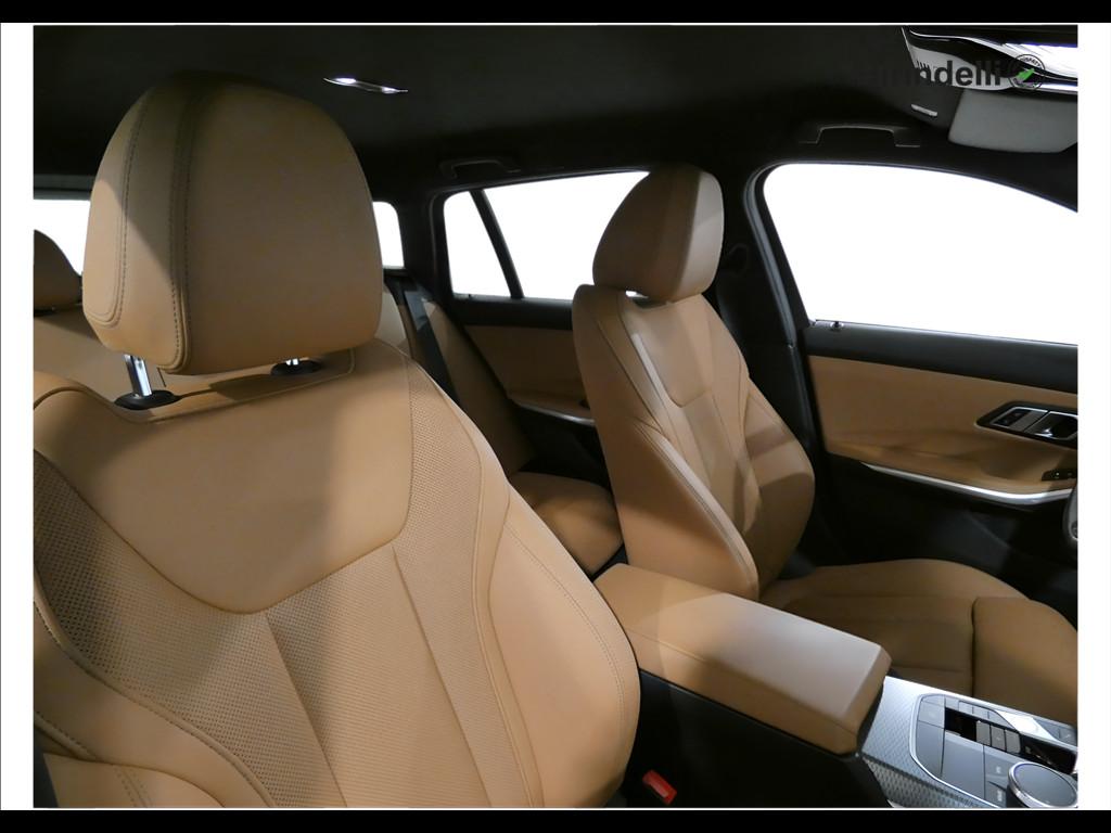 BMW Serie 3 320d Touring mhev 48V Msport xdrive auto