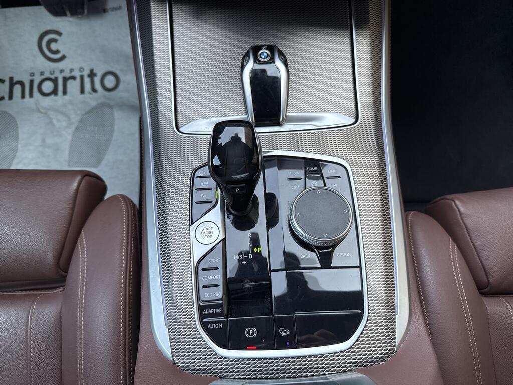 BMW X5 xdrive40d mhev 48V Msport auto