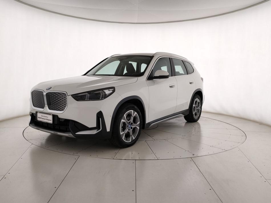 BMW iX1 edrive 20 X-Line