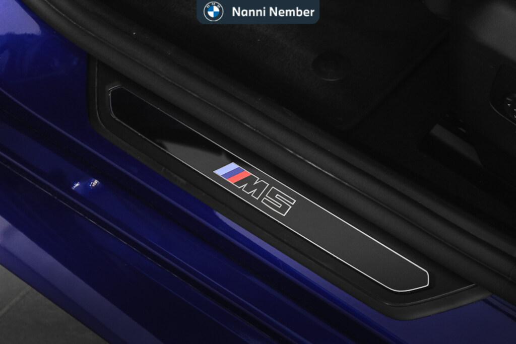 BMW M5 4.4 727cv auto