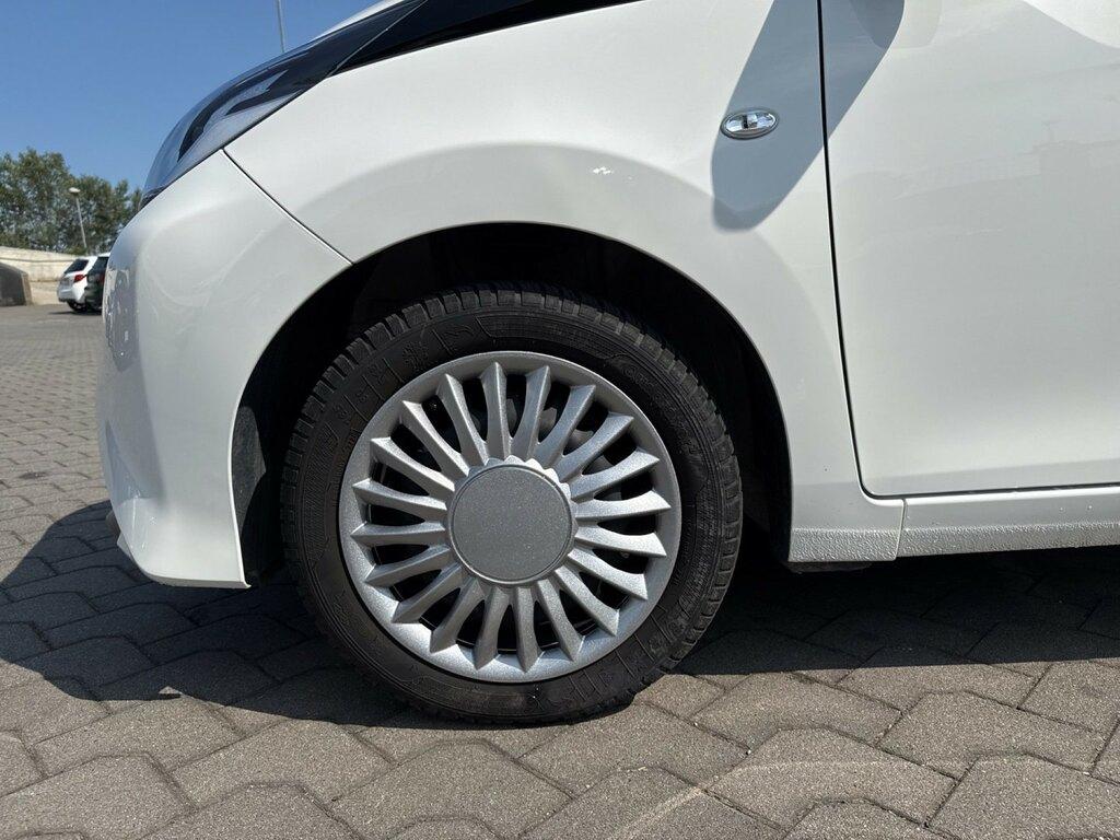 Toyota Aygo 5p 1.0 x-play 72cv