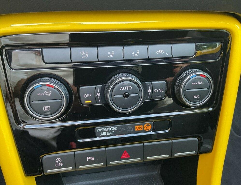 Volkswagen Maggiolino Cabrio 1.2 tsi Design 105cv