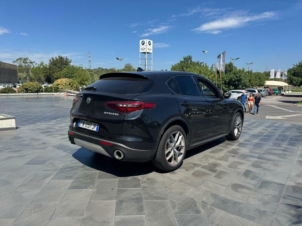 Alfa Romeo Stelvio 2.2 t Super rwd 180cv auto