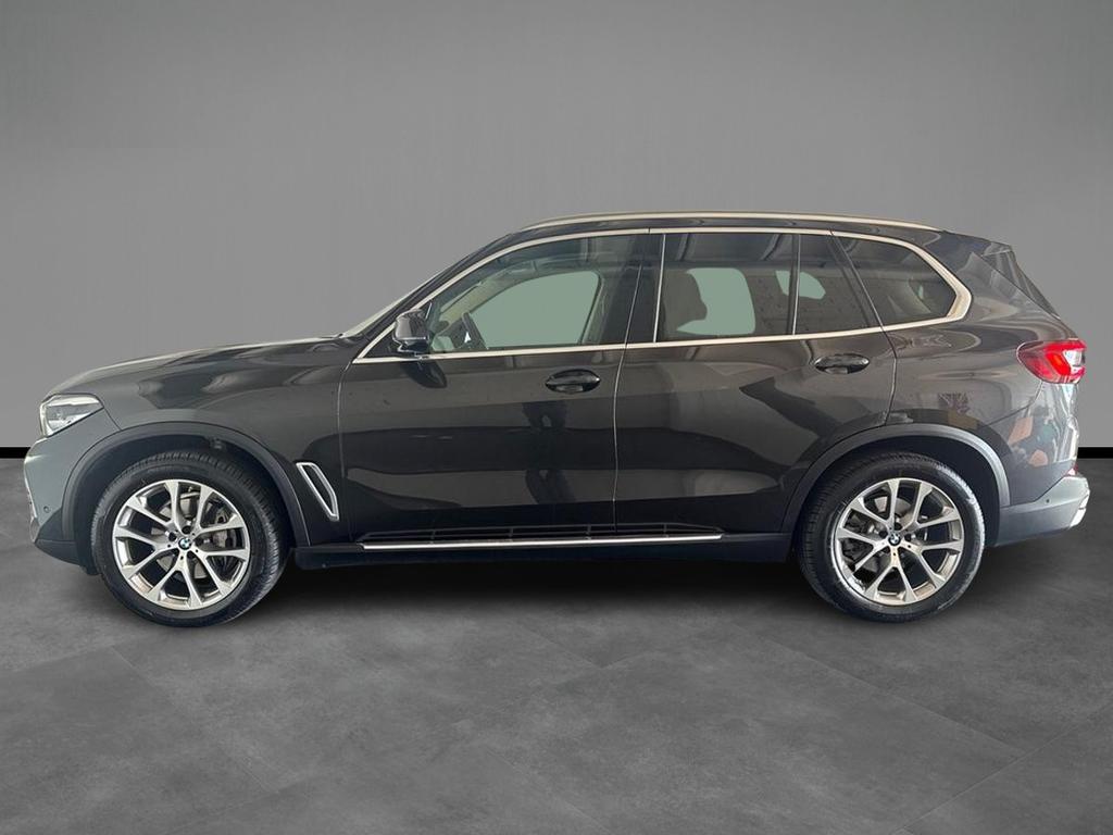 BMW X5 xdrive30d mhev 48V xLine auto