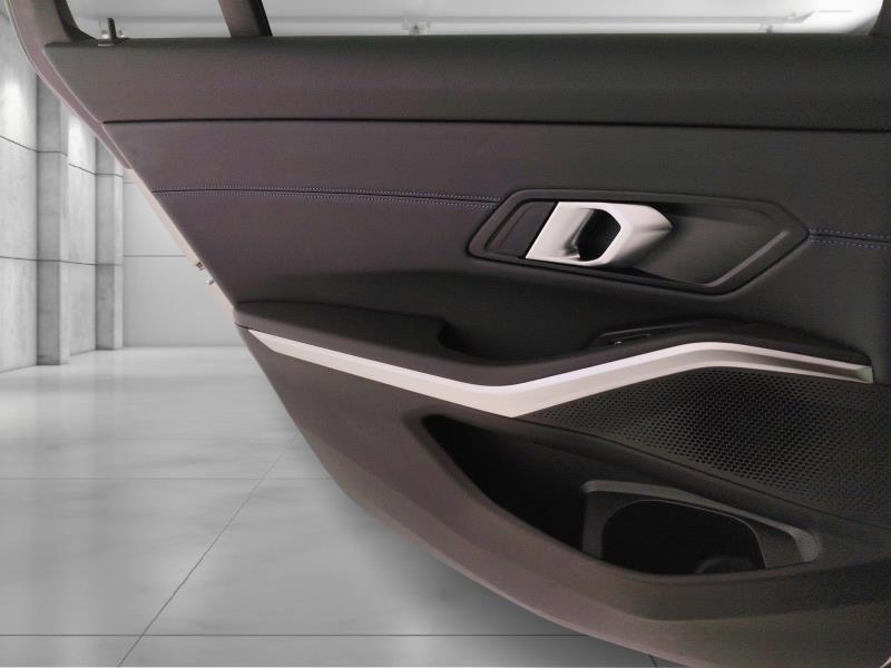 BMW Serie 3 320d Touring mhev 48V xdrive auto
